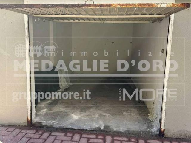Box in vendita a Centro Storico, Modena