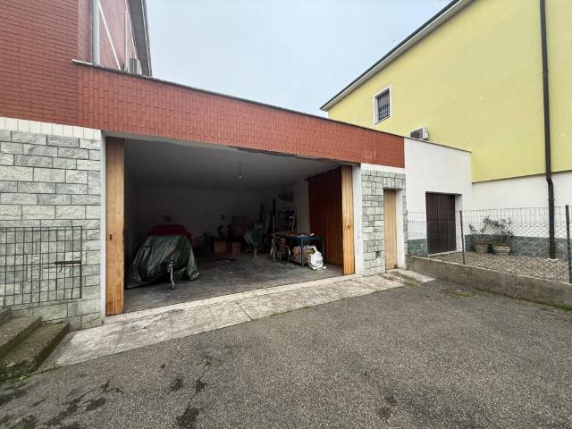 Box in vendita a San Faustino-Madonnina-Quattroville, Modena