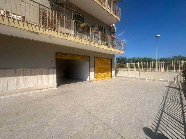 Box in vendita a Puglia, Bari
