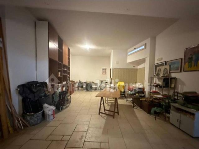 Box in vendita a Puglia, Bari