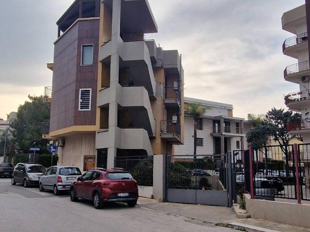 Box in vendita a Modugno, Bari