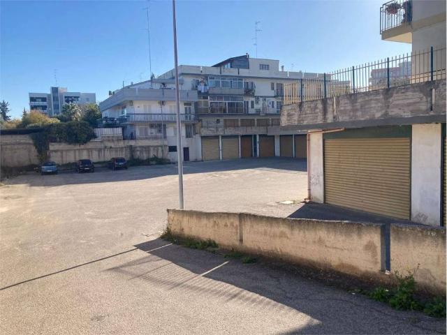 Box in vendita a Modugno, Bari