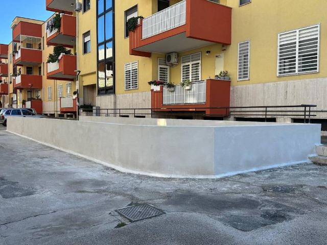 Box in vendita a Puglia, Bari