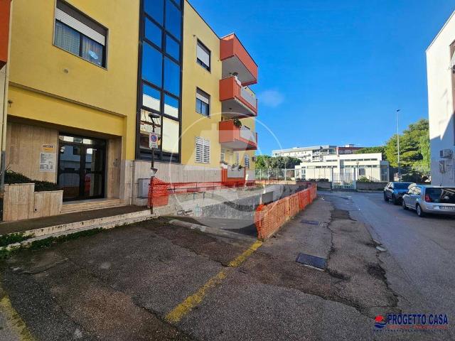 Box in vendita a Puglia, Bari