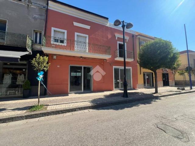 Box in vendita a Mondragone, Campania