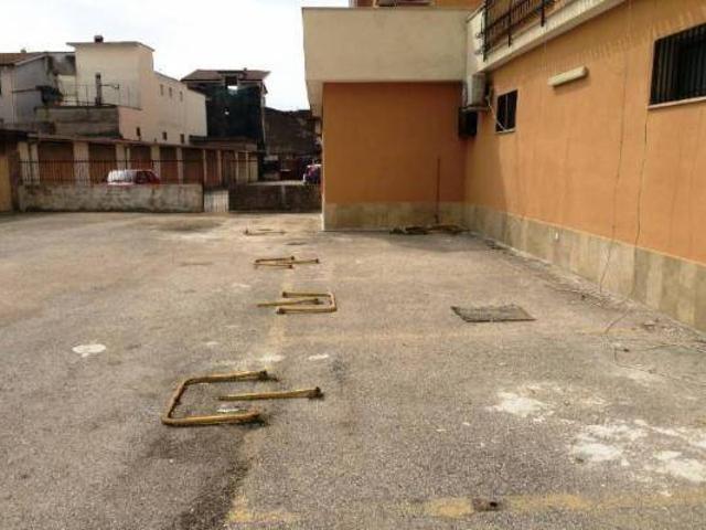Box in vendita a Mondragone