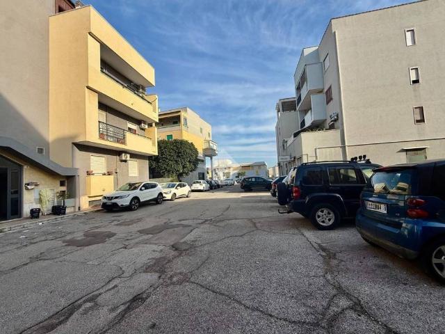 Box in vendita a Puglia, Bari
