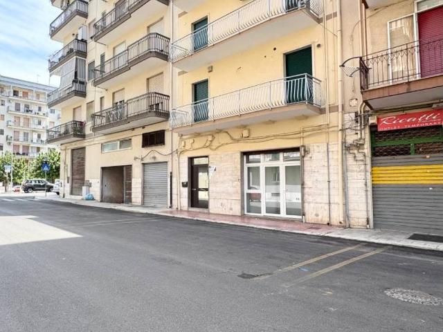 Box in vendita a Puglia, Bari