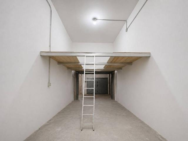 Box in vendita a Puglia, Bari