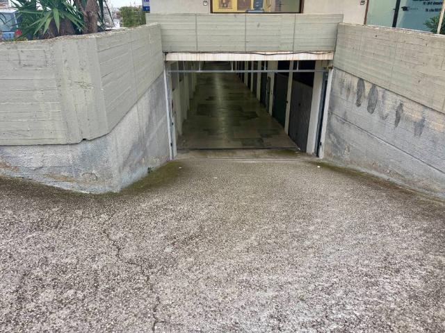 Box in vendita a Monopoli, Bari