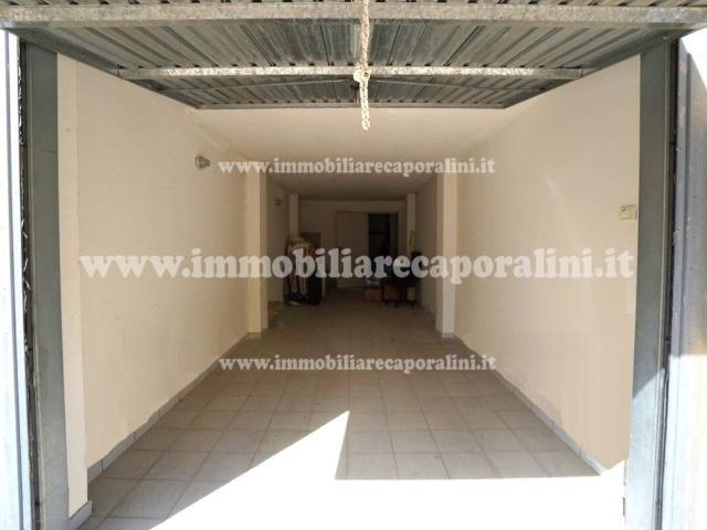 Box in vendita a Marche, Macerata