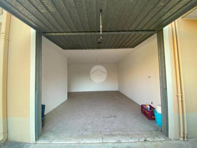 Box in vendita a Montesilvano, Abruzzo