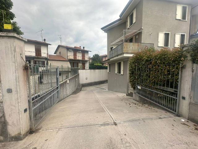 Box in vendita a Montichiari, Lombardia