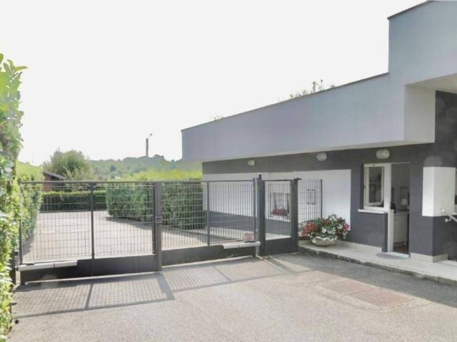 Box in vendita a Montorfano, Lombardia