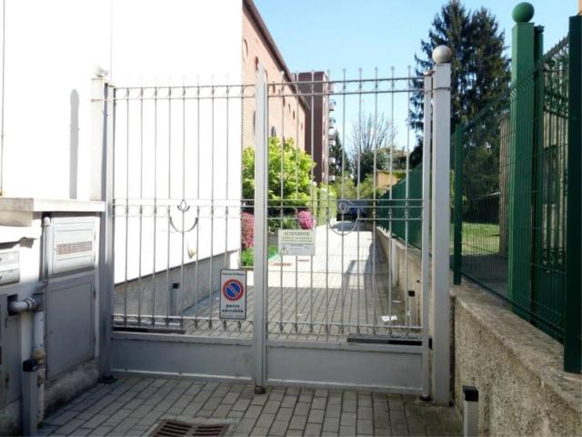 Box in vendita a Cazzaniga, Monza