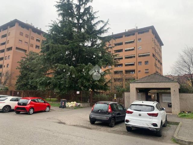 Box in vendita a Regina Pacis, Monza
