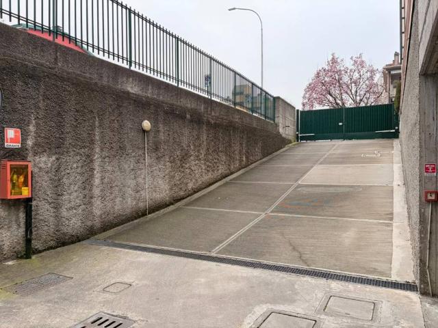 Box in vendita a Buonarroti, Monza