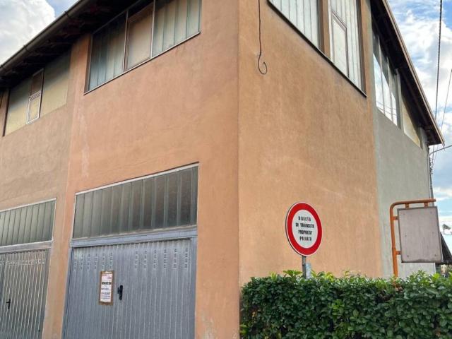 Box in vendita a Sant'Albino, Monza