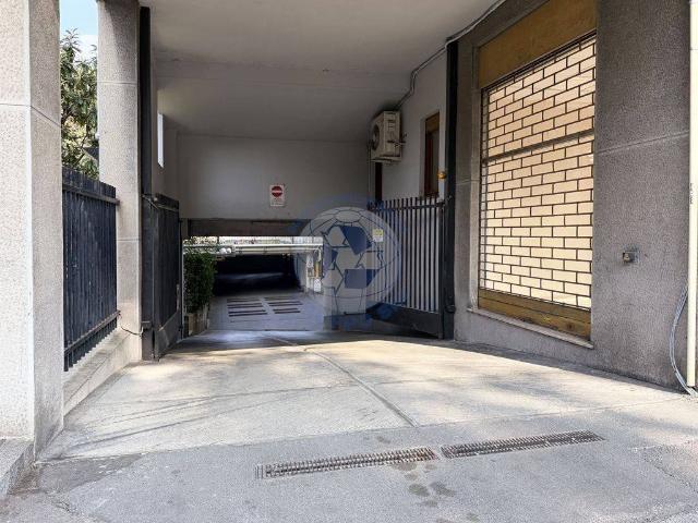 Box in vendita a San Carlo, Monza