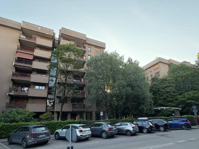 Box in vendita a Cazzaniga, Monza