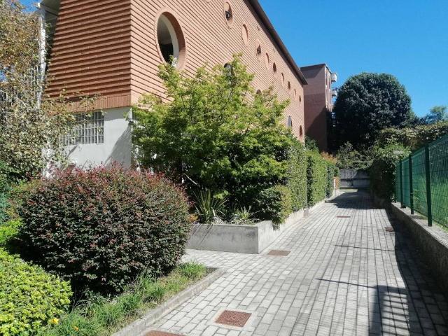Box in vendita a Cazzaniga, Monza