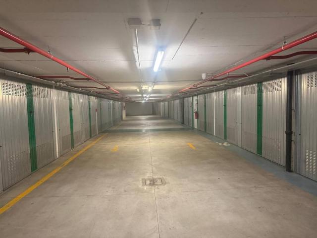 Box in vendita a Sant'Albino, Monza