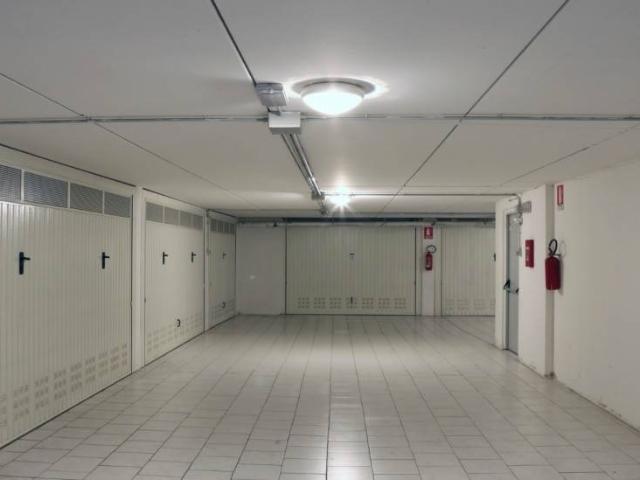 Box in vendita a Triante, Monza