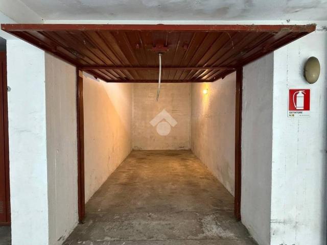 Box in vendita a Cederna, Monza