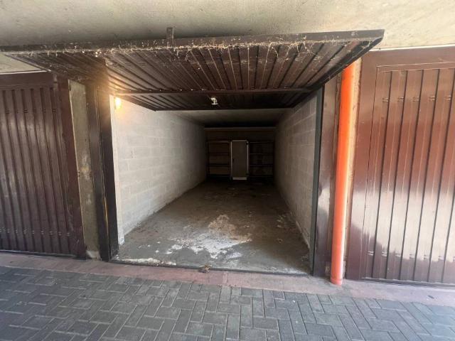 Box in vendita a Sant'Albino, Monza
