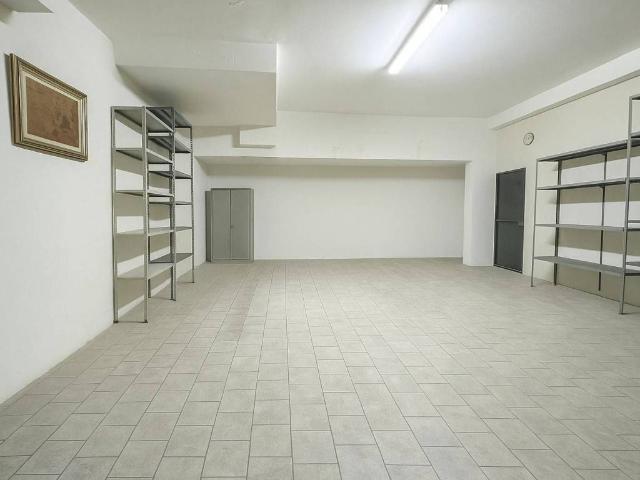 Box in vendita a Motta Sant'anastasia, Sicilia