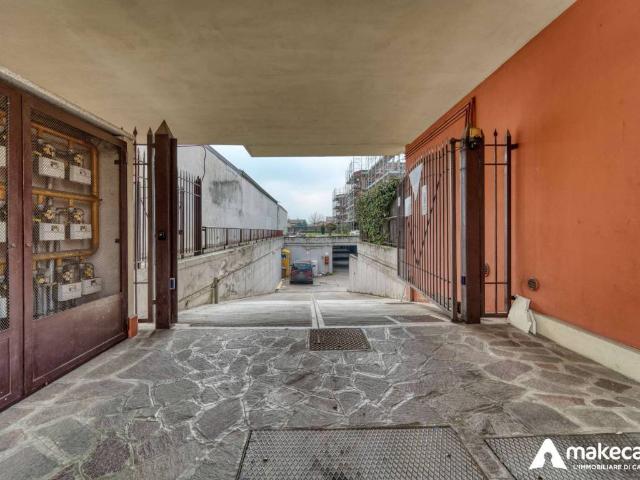 Box in vendita a Mulazzano, Lombardia