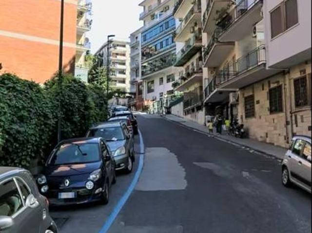 Box in vendita a Vomero, Napoli