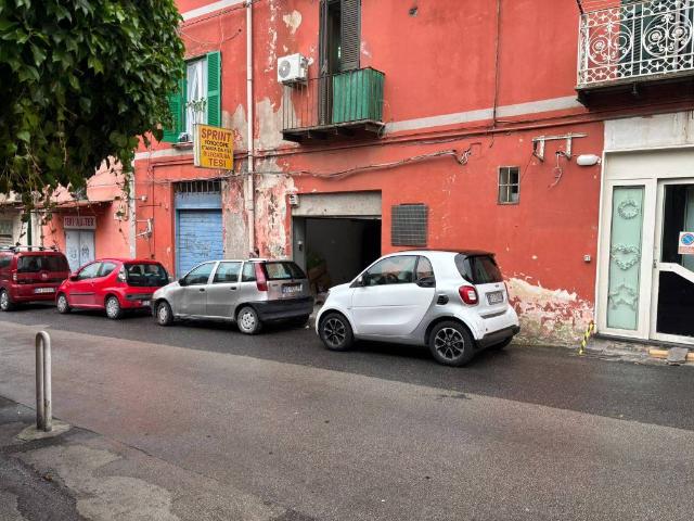 Box in vendita a Santa Croce, Napola