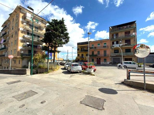 Box in vendita a Paratina, Campania