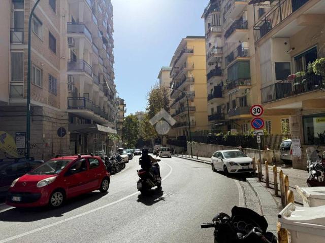 Box in vendita a Napoli