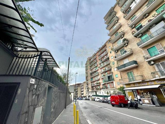 Box in vendita a Municipalità 10, Napola