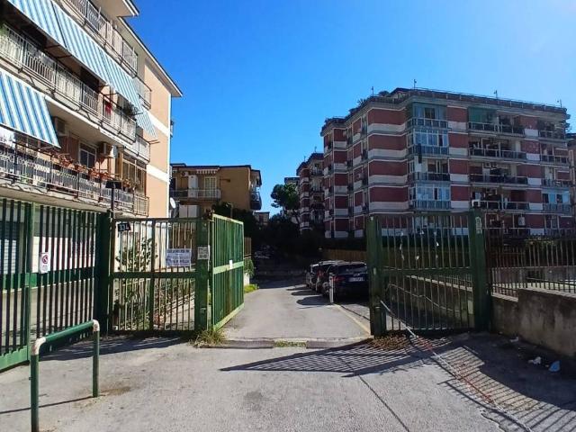 Box in vendita a Soccavo, Napoli