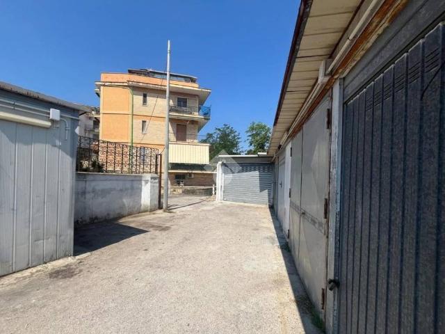Box in vendita a Municipalità 3, Campania