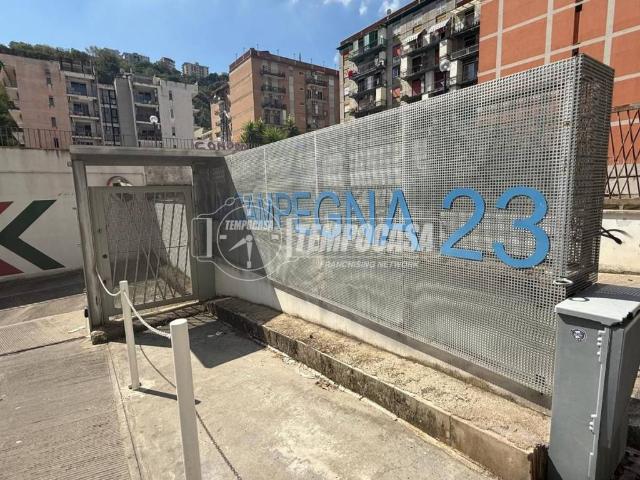 Box in vendita a Municipalità 10, Campania