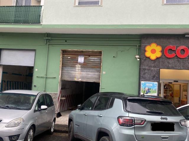 Box in vendita a Napoli