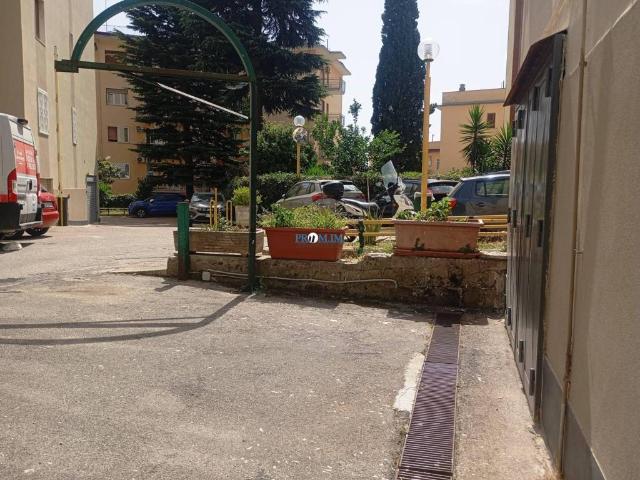 Box in vendita a Santa Croce, Napola