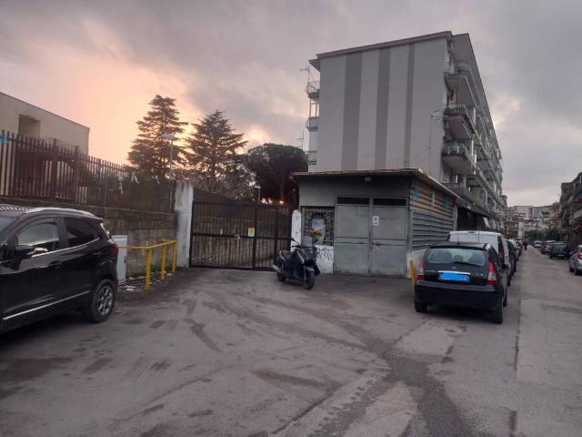 Box in vendita a Camaldoli, Napola