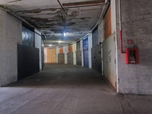 Box in vendita a Napoli