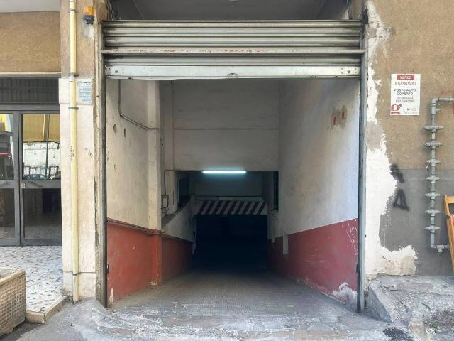 Box in vendita a Municipalità 3, Campania