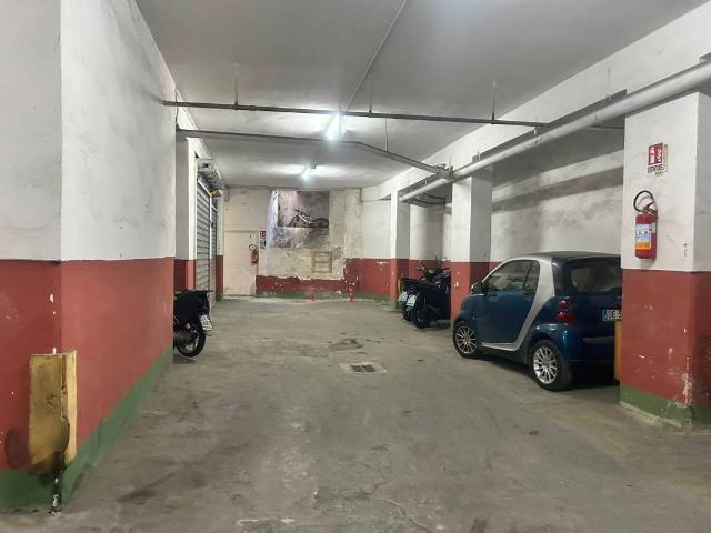 Box in vendita a Municipalità 3, Campania