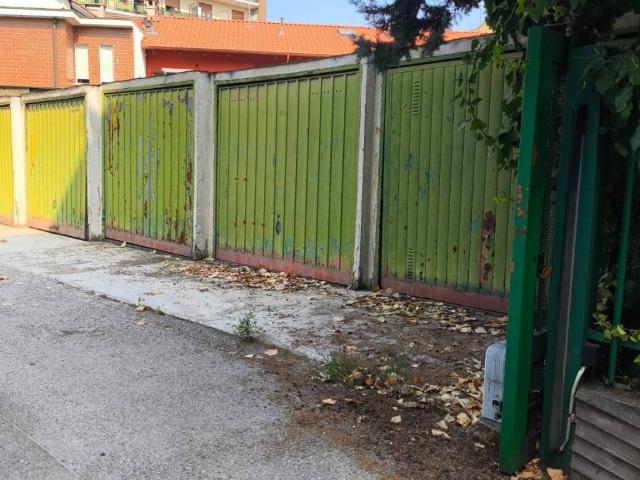 Box in vendita a Nichelino, Torino