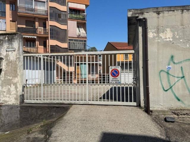 Box in vendita a Nichelino, Torino