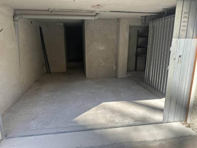 Box in vendita a Noli, Liguria