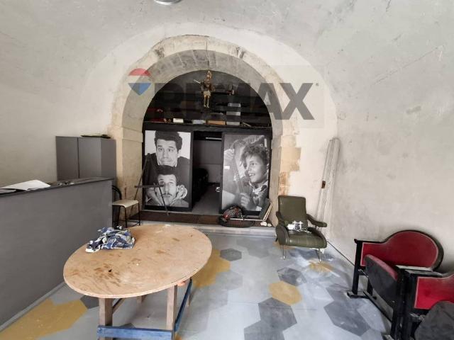 Box in vendita a Noto, Sicilia