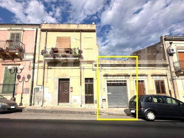 Box in vendita a Noto, Sicilia